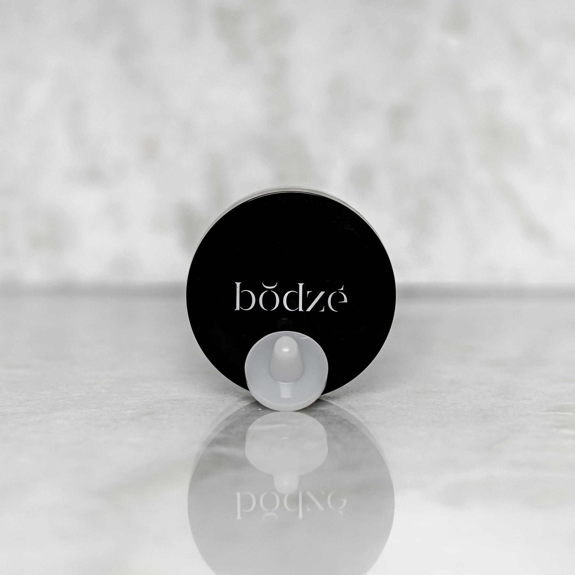 bŏdze Belly Button Plug